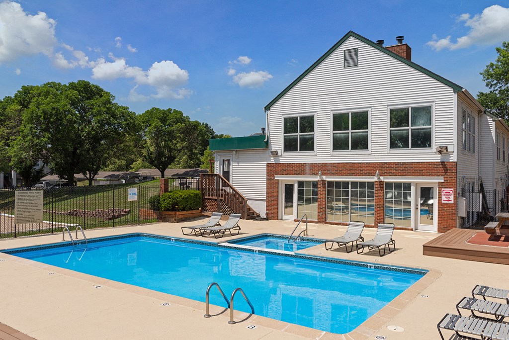 Bennington Ridge Apartments, 4027 North Bennington Ave., Kansas City